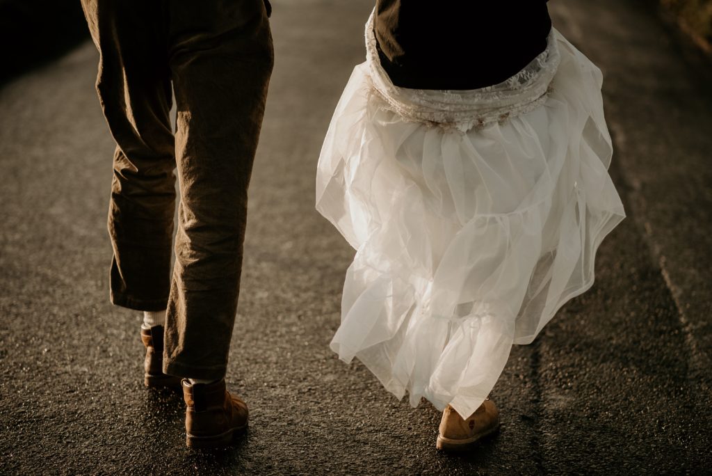 Couple elopment mariage intime