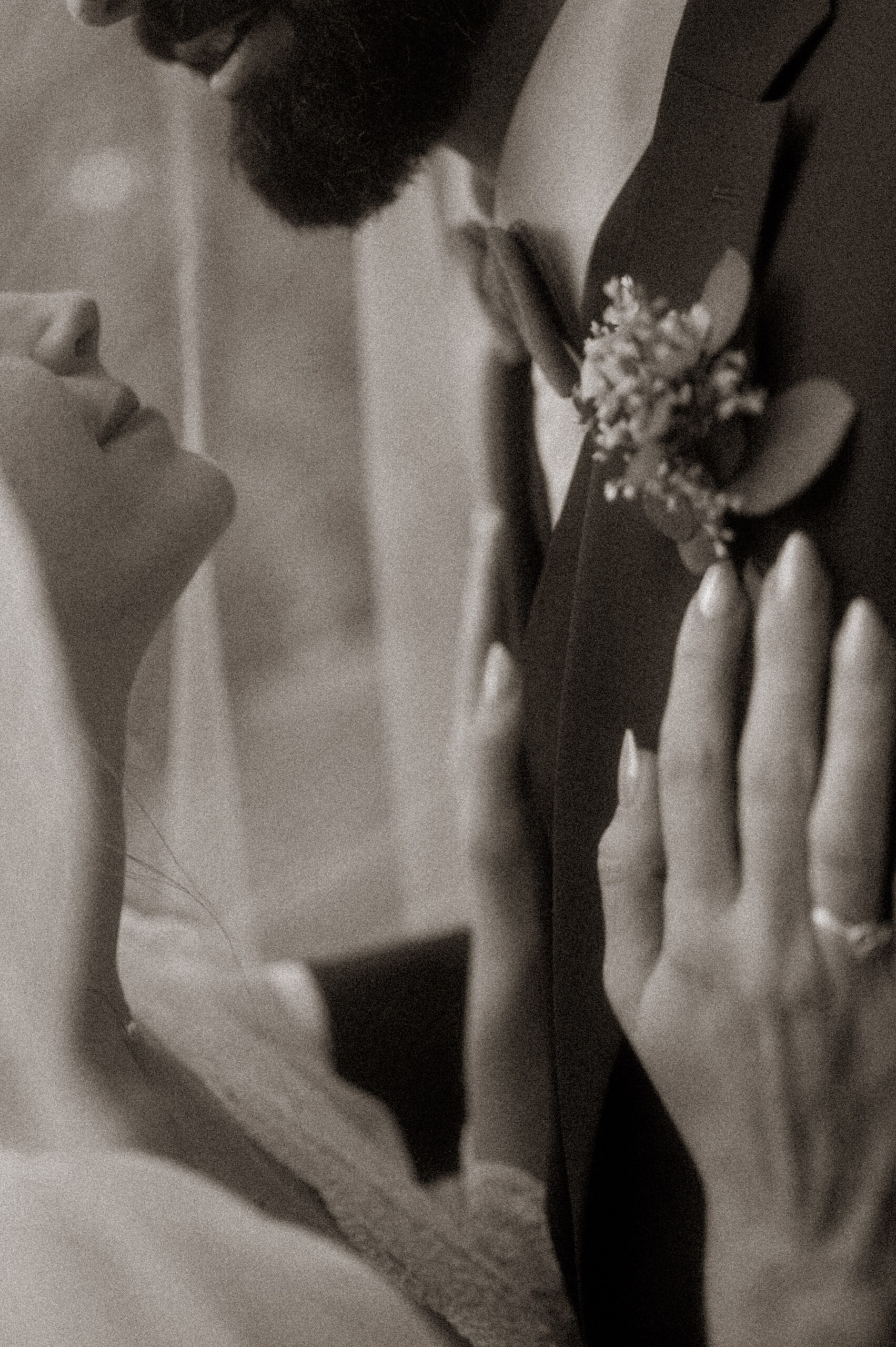 foto de boda artistica blanco y negro